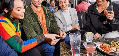 Ven y disfruta con amigos o con familia, tú eliges.